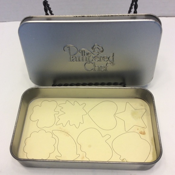 The Pampered Chef Creative Cutters Set - Picture 2 of 7